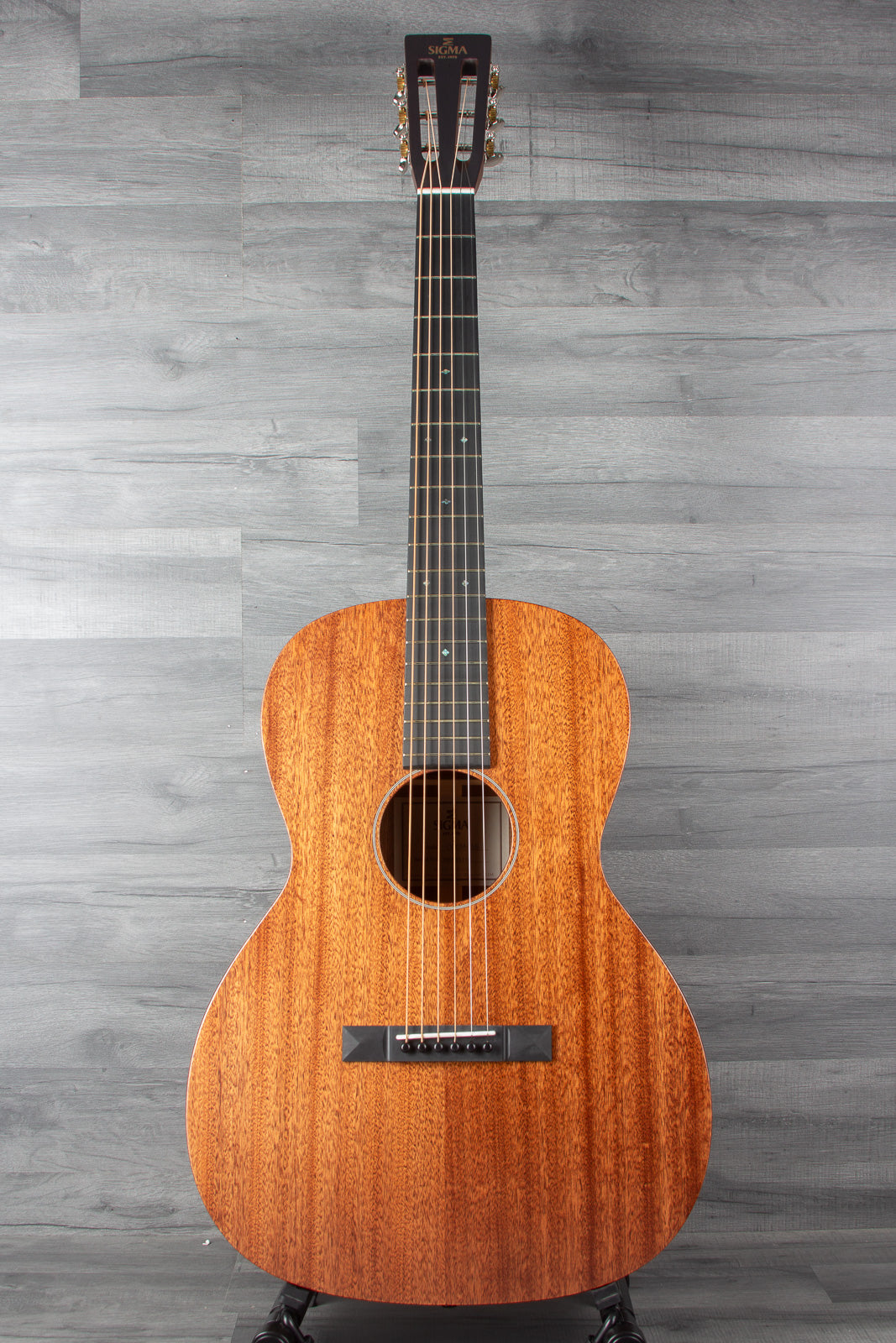 Sigma 000M-15S