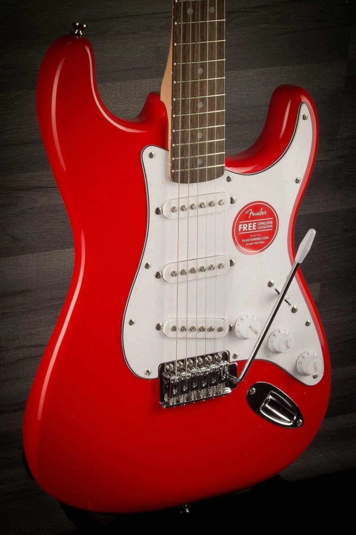 Squier - Affinity Stratocaster - Race Red