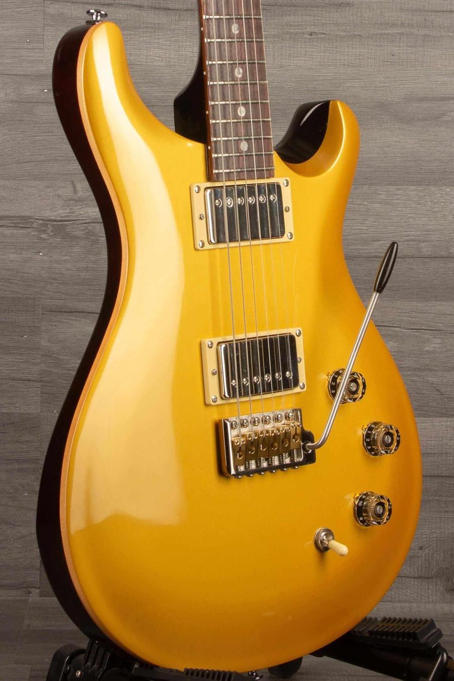 USED - PRS SE DGT Gold Top Electric Guitar showcasing upgraded features and original gig bag.