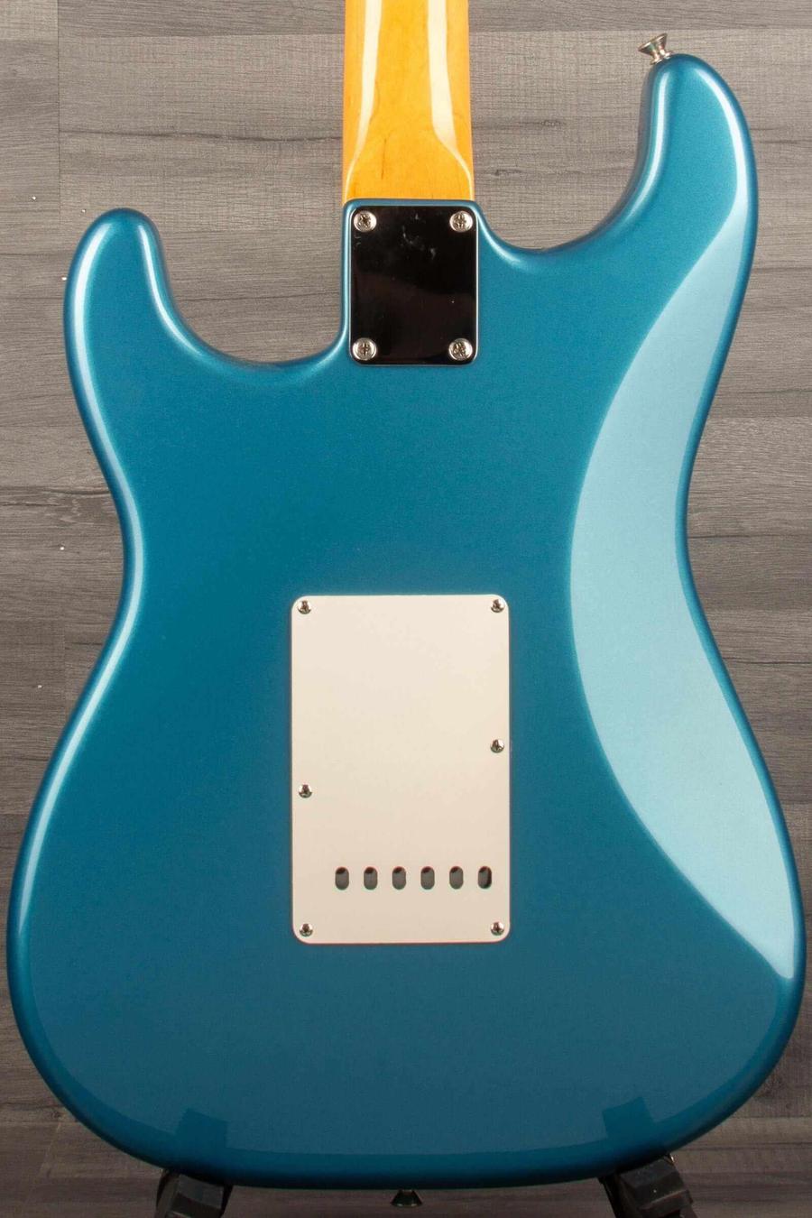 USED - Fender 2006 Classic series 60's Stratocaster, Lake Placid Blue (with noiseless pickups) - MusicStreet