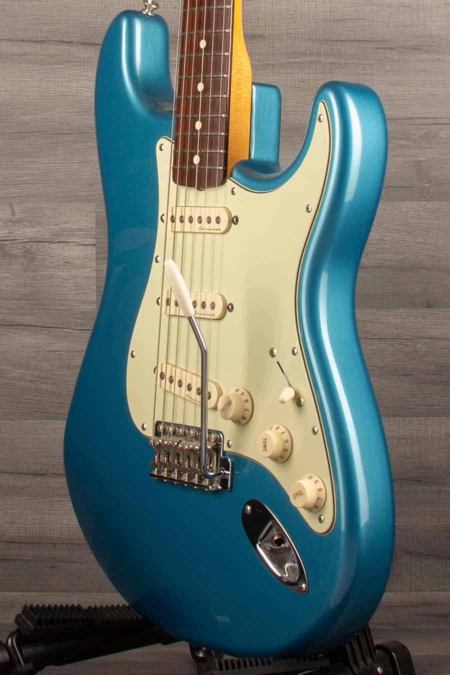 USED - Fender 2006 Classic series 60's Stratocaster, Lake Placid Blue (with noiseless pickups) - MusicStreet