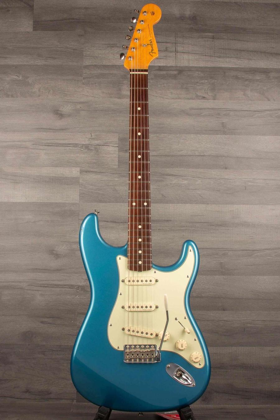 USED - Fender 2006 Classic series 60's Stratocaster, Lake Placid Blue (with noiseless pickups) - MusicStreet