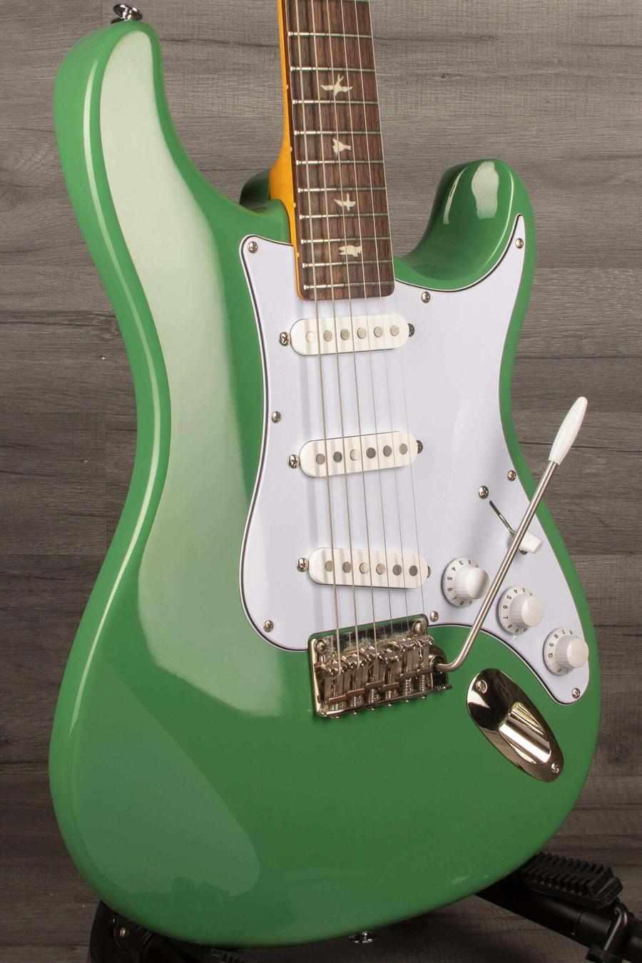 USED - PRS SE Silver Sky - Ever Green guitar with poplar body and rosewood fretboard in excellent condition.