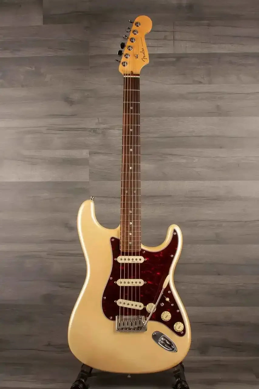 USED - Fender American Deluxe Stratocaster - Olympic Pearl