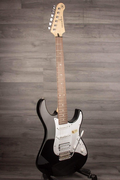 Yamaha Pacifica 112J - Black