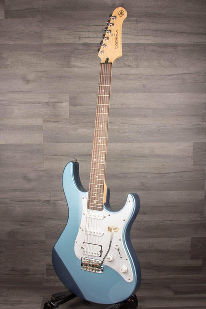 Yamaha Pacifica 112J - Lake Placid Blue