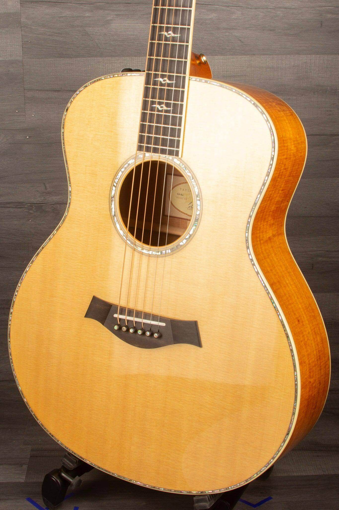 USED - 2012 Taylor GSK-E inc Hard Case