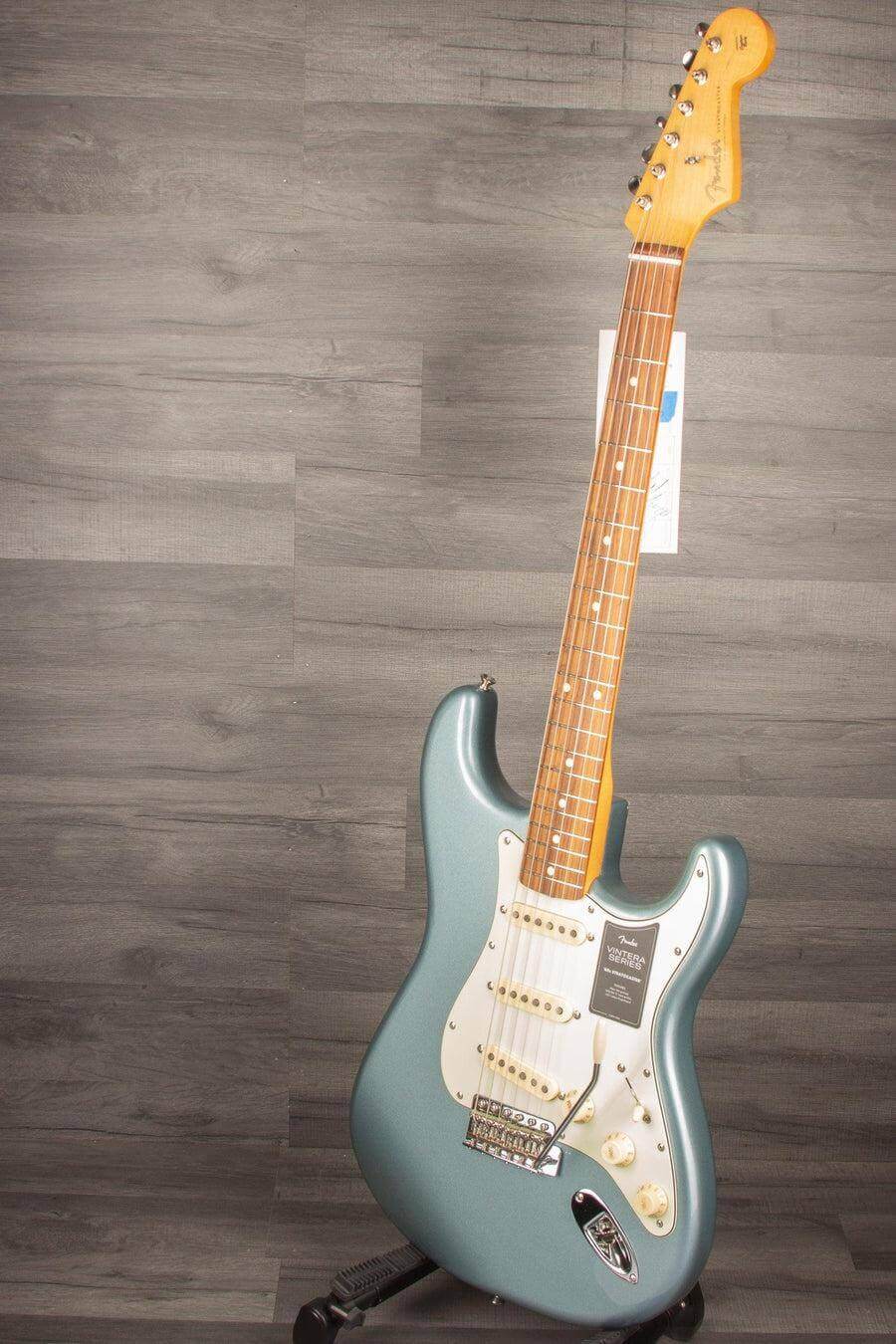 Used - Fender Vintera '60s Stratocaster Ice Blue Metallic