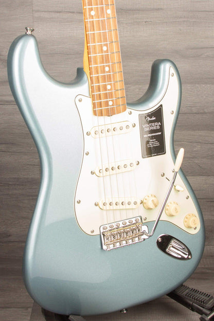 Fender Vintera '60s Stratocaster Ice Blue Metallic