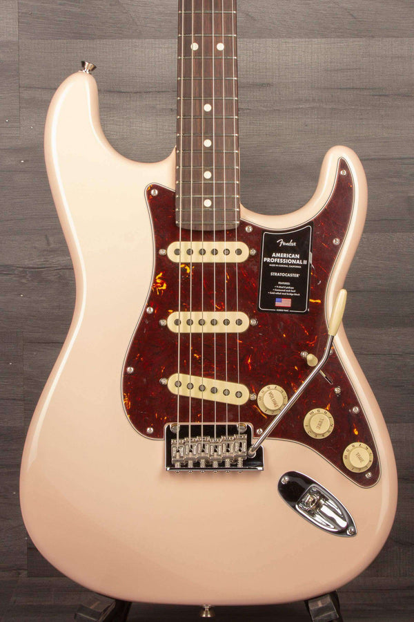 Fender American Pro II Stratocaster Solid rosewood neck Shell Pink Ltd Edition