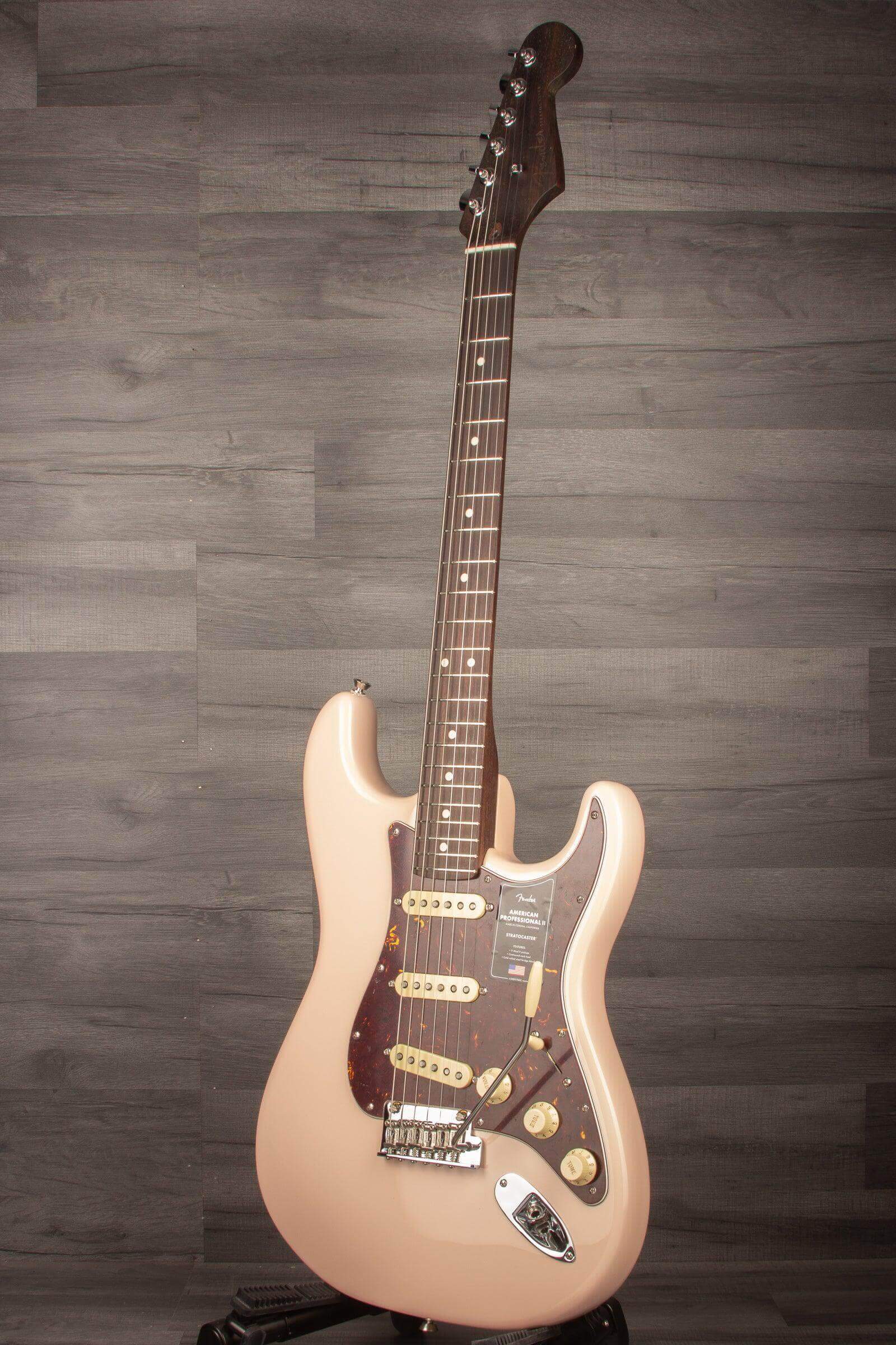 Fender American Pro II Stratocaster Solid rosewood neck Shell Pink Ltd Edition