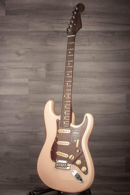 Fender American Pro II Stratocaster Solid rosewood neck Shell Pink Ltd Edition