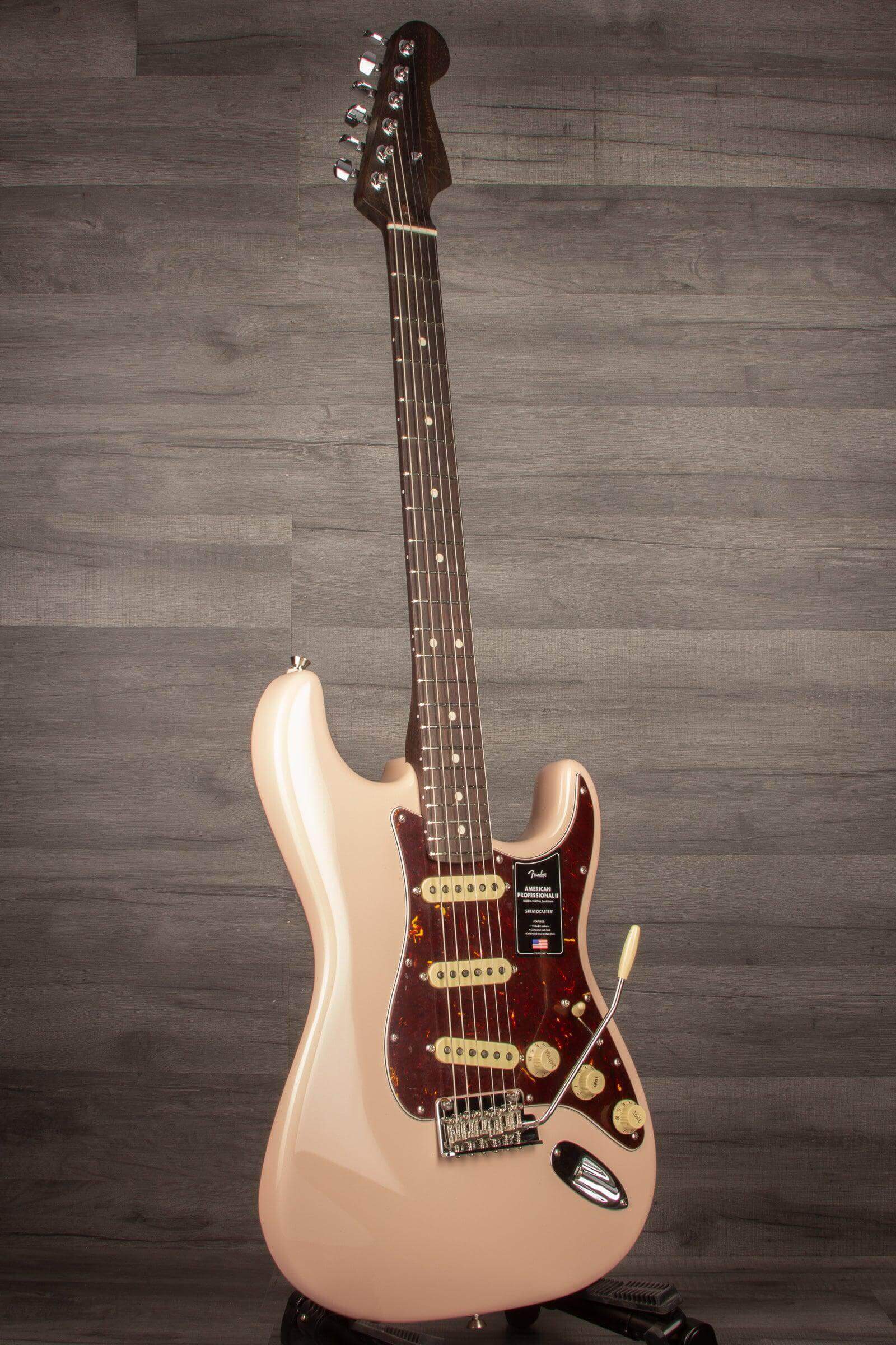 Fender American Pro II Stratocaster Solid rosewood neck Shell Pink Ltd Edition