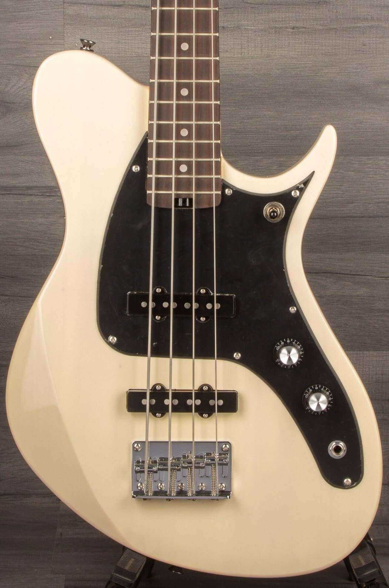 Aria Jet Bass Vintage White - MusicStreet