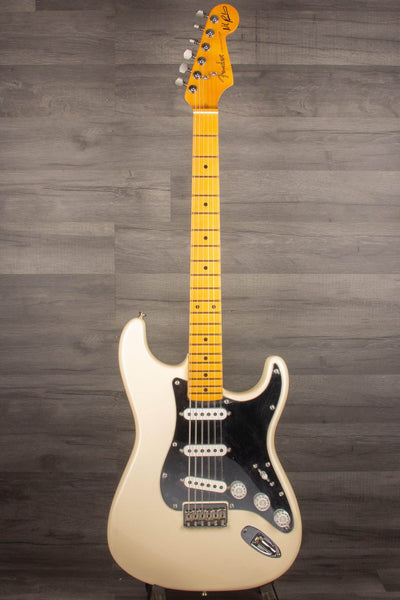 Fender Nile Rodgers Hitmaker Stratocaster® Electric Guitar, Maple Fingerboard - Olympic White