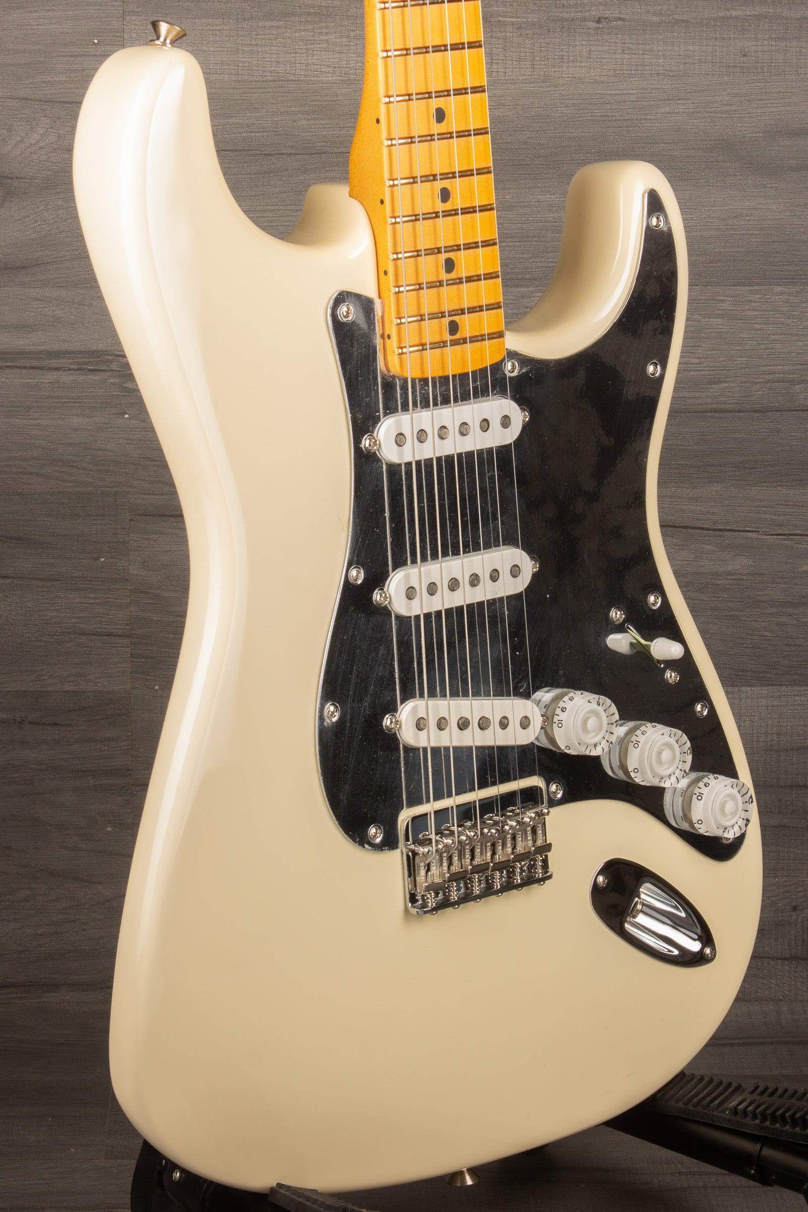Fender Nile Rodgers Hitmaker Stratocaster® Electric Guitar, Maple Fingerboard - Olympic White