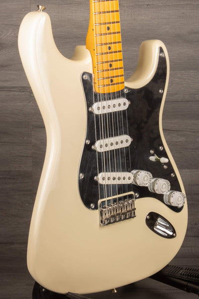 Fender Nile Rodgers Hitmaker Stratocaster® Electric Guitar, Maple Fingerboard - Olympic White