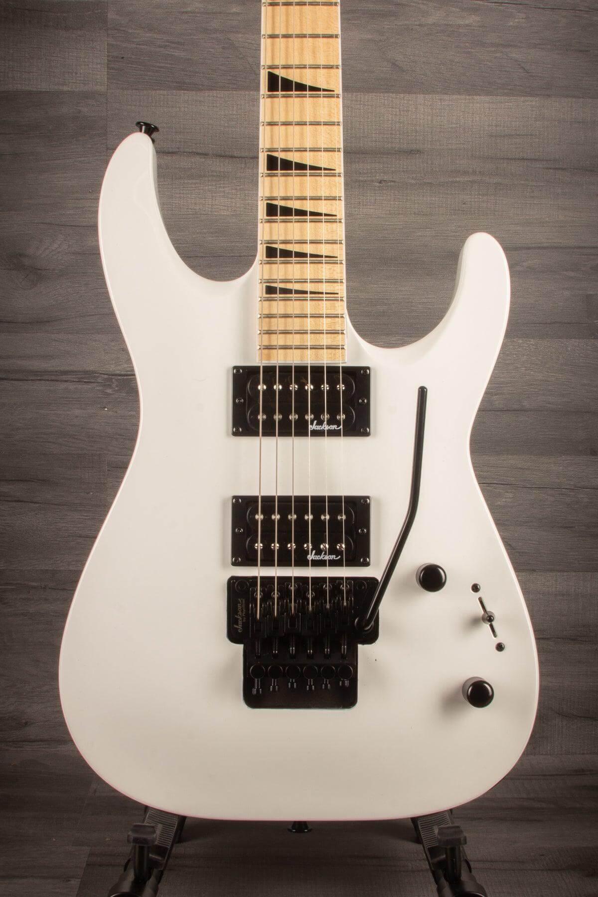 Jackson JS Series Dinky™ Arch Top JS32 DKAM, Maple Fingerboard, Snow White - MusicStreet