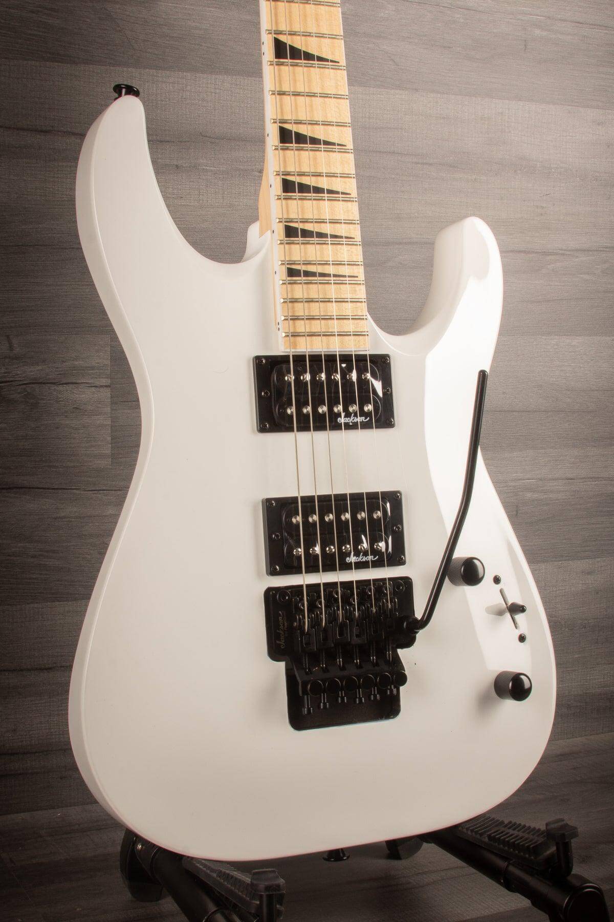 Jackson JS Series Dinky™ Arch Top JS32 DKAM Electric Guitar, Maple Fingerboard - Snow White