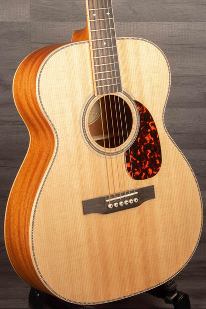 Larrivee OM-40 Mahogany Guitar
