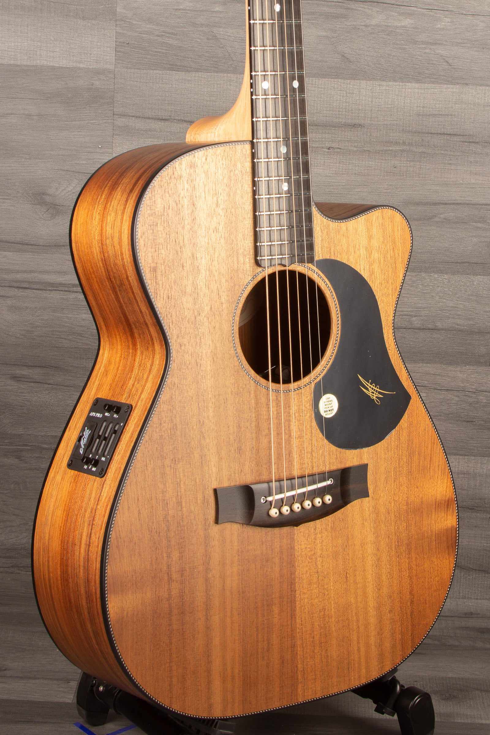 Maton EBW808C Blackwood - MusicStreet