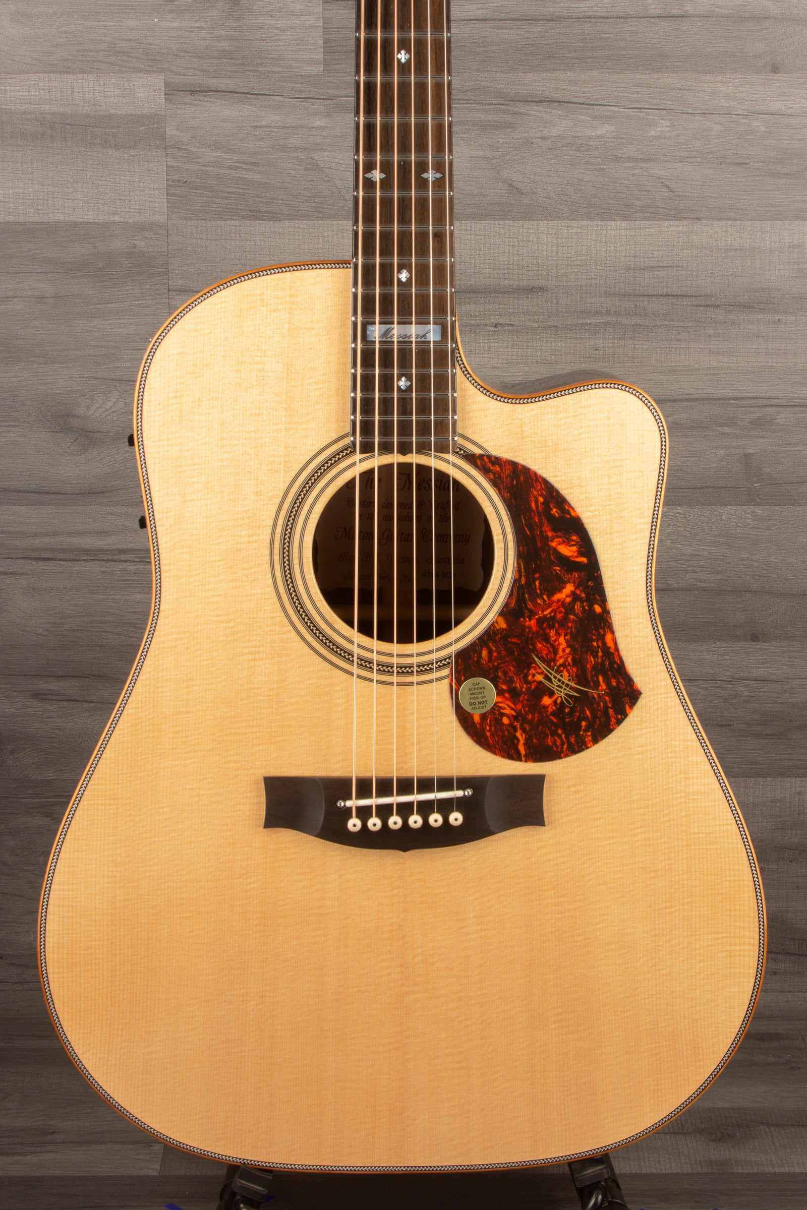 Maton EM100C Messiah - Dreadnought - MusicStreet