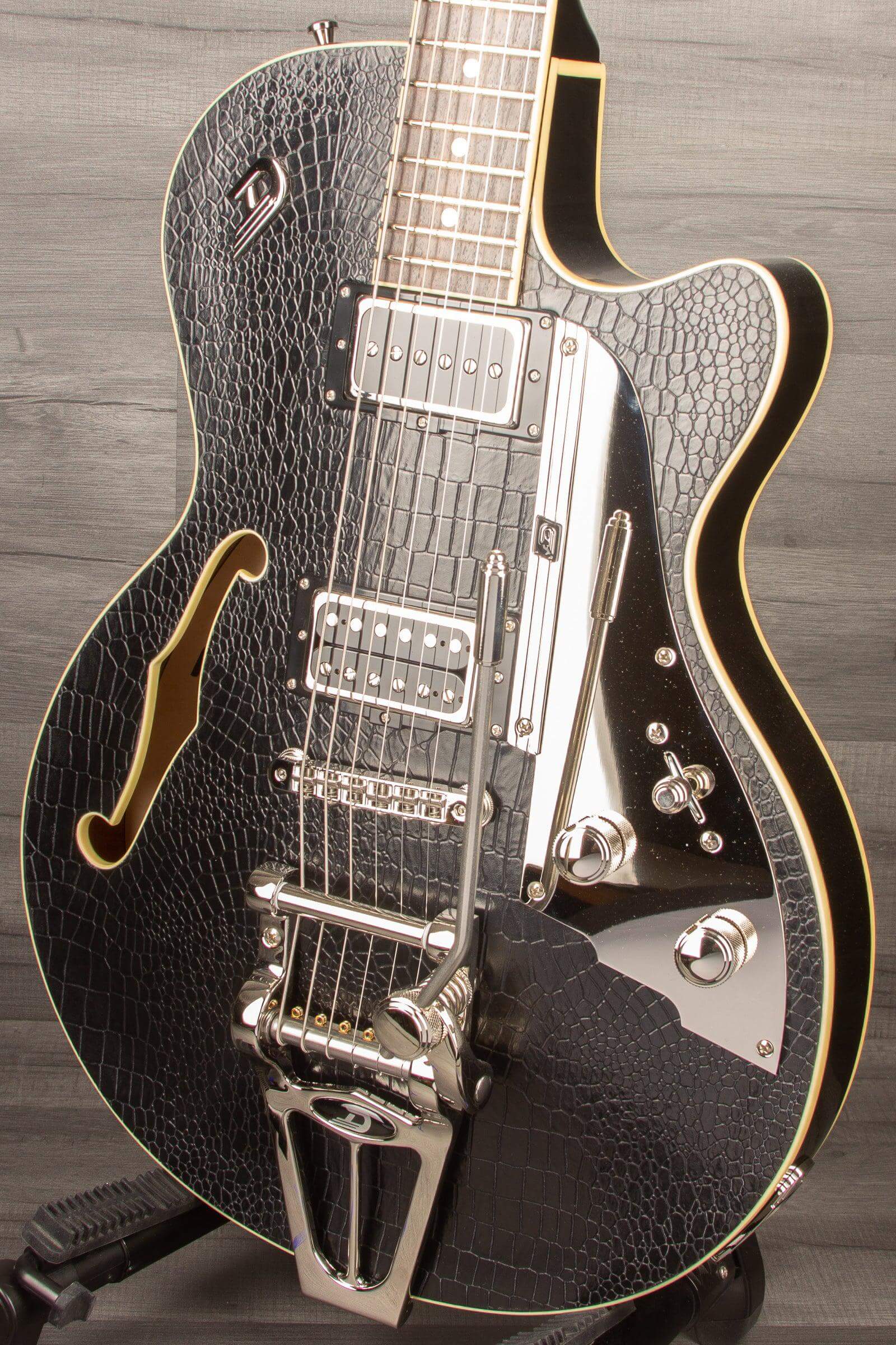 Duesenberg Starplayer TV Outlaw With Hard Case