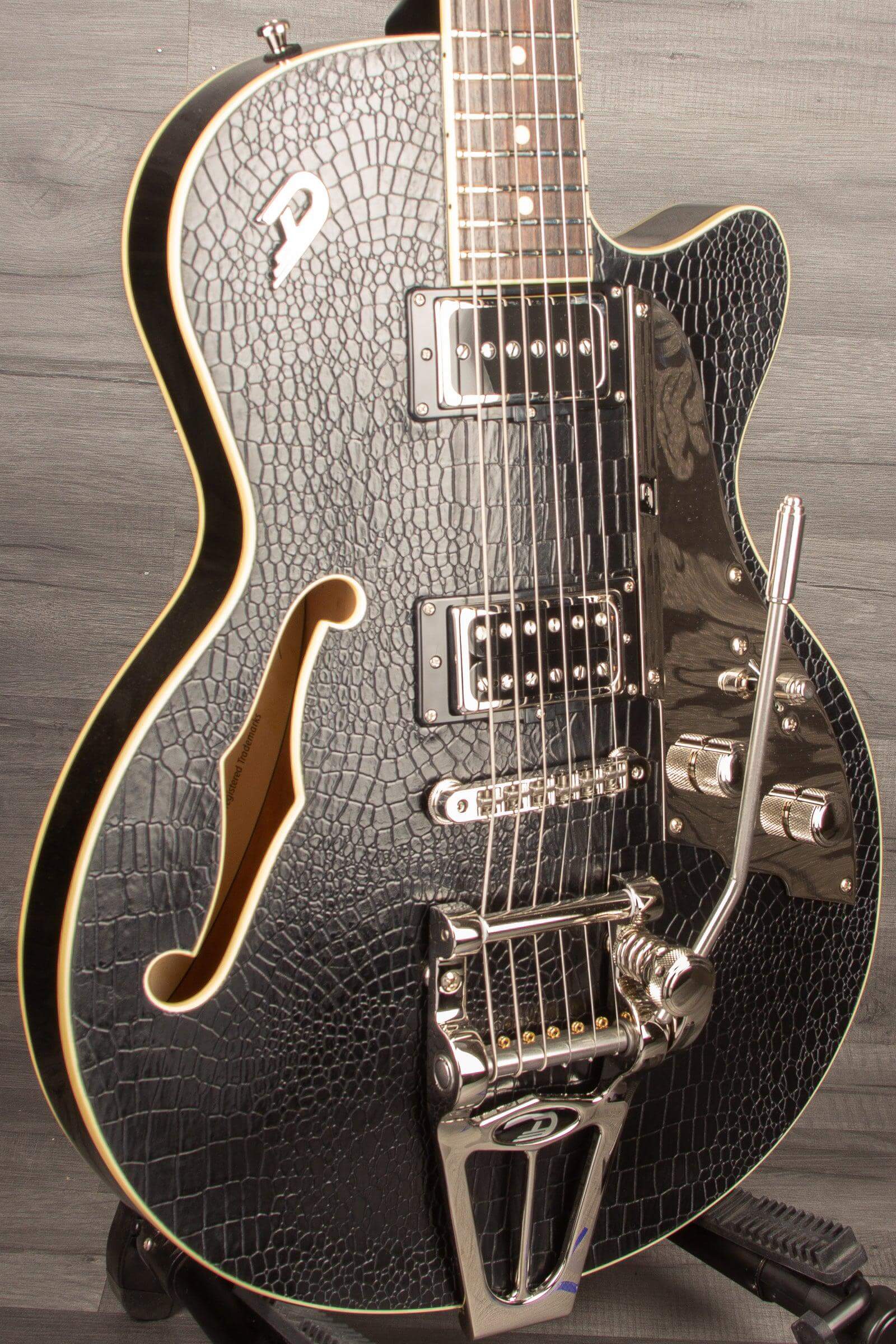 Duesenberg Starplayer TV Outlaw With Hard Case