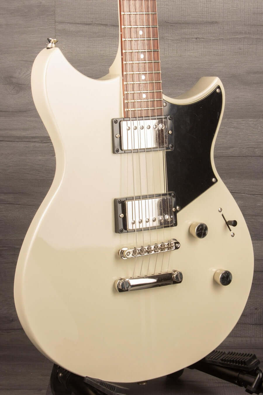 Yamaha RSE20 Revstar - Vintage White | MusicStreet