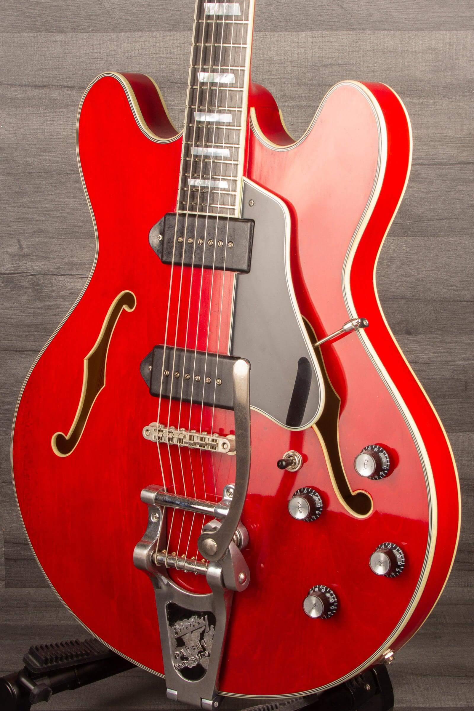 Eastman T64/V Antique Red - MusicStreet