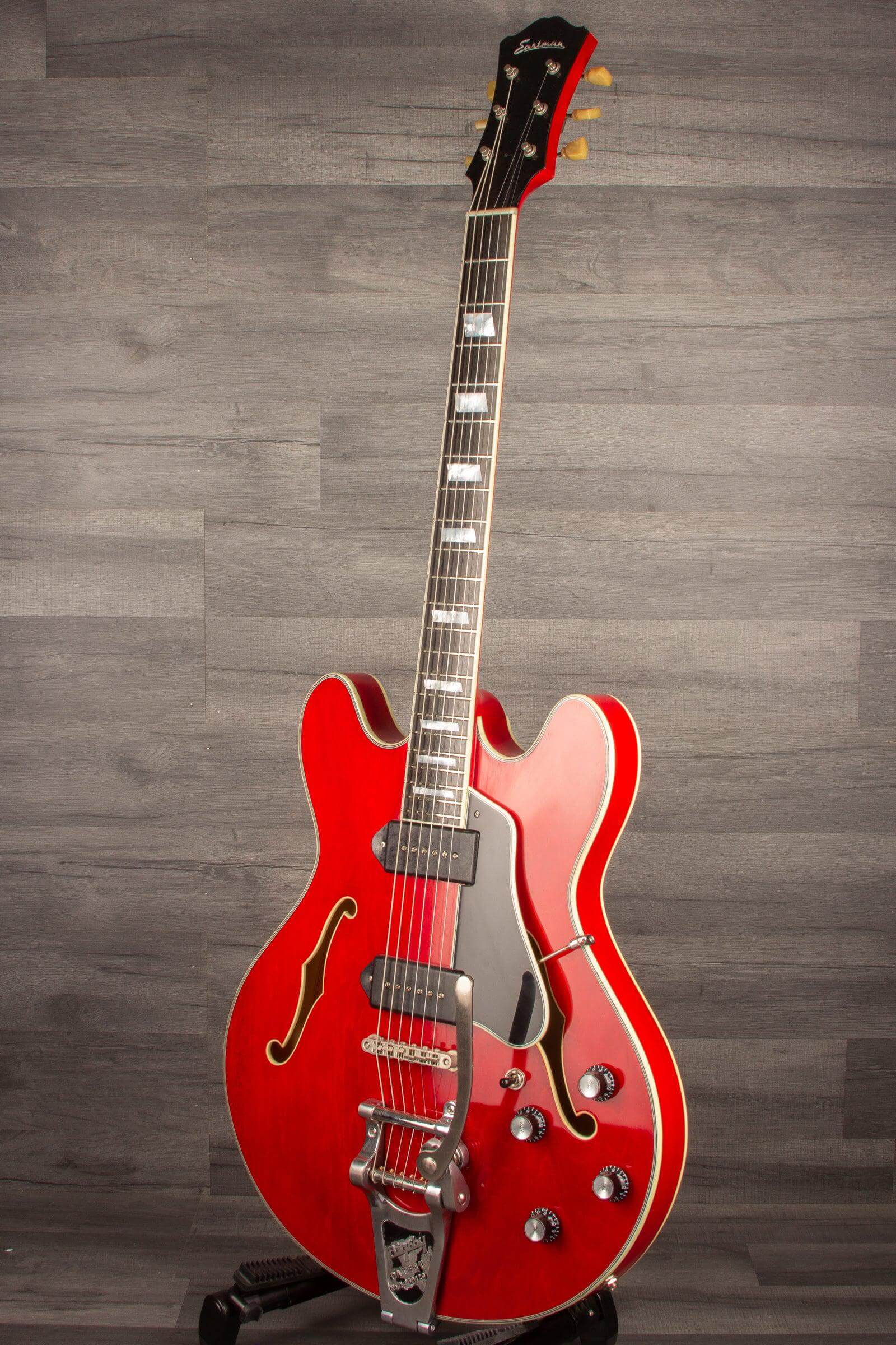 Eastman T64/V Antique Red - MusicStreet