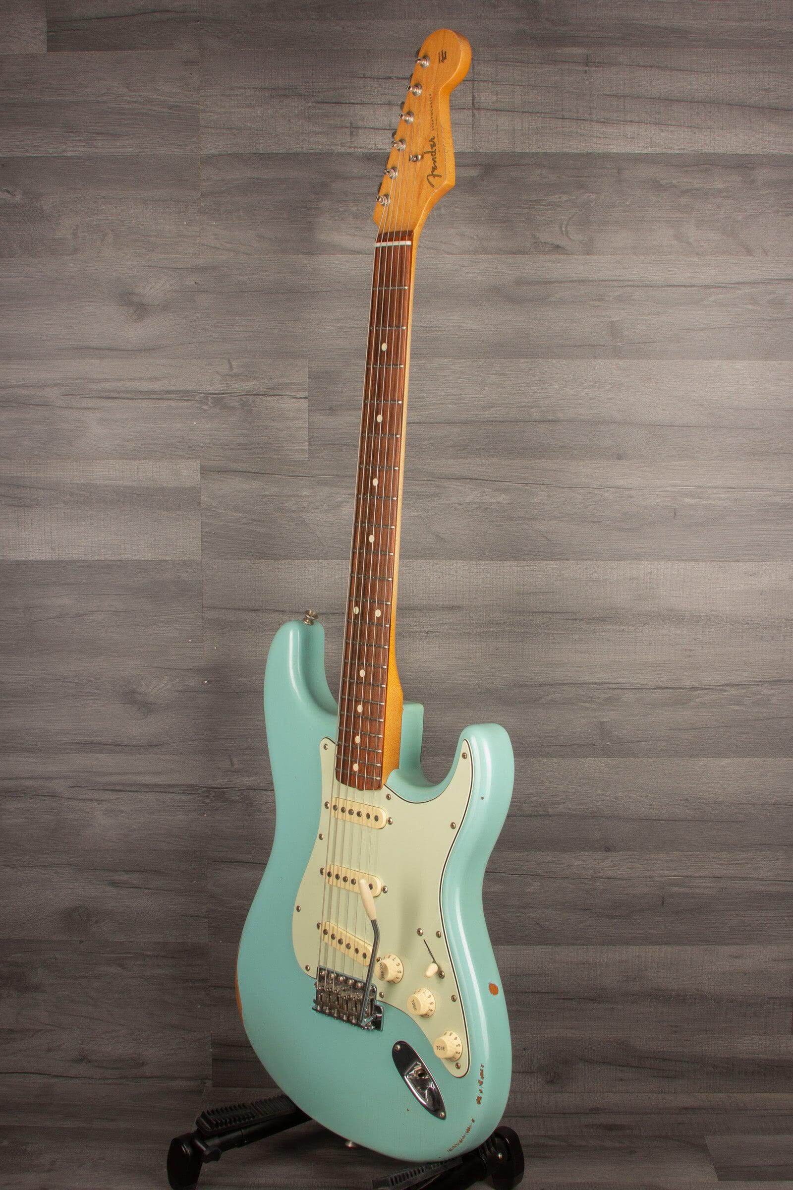USED - Fender Limited edition Road Worn '60s Stratocaster Daphne Blue