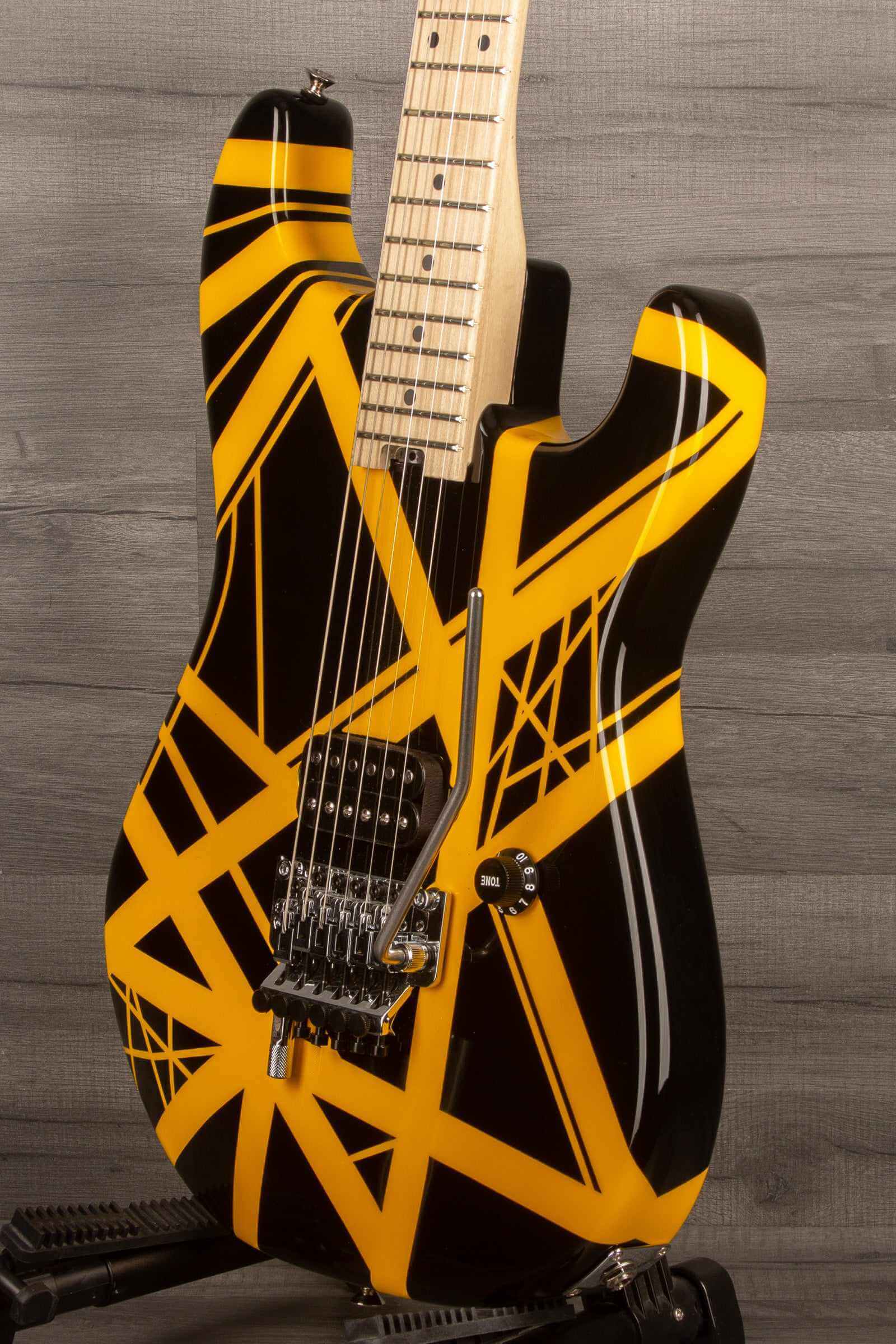USED - EVH Striped Series, Black with yellow Stripes (inc EVH hard case)