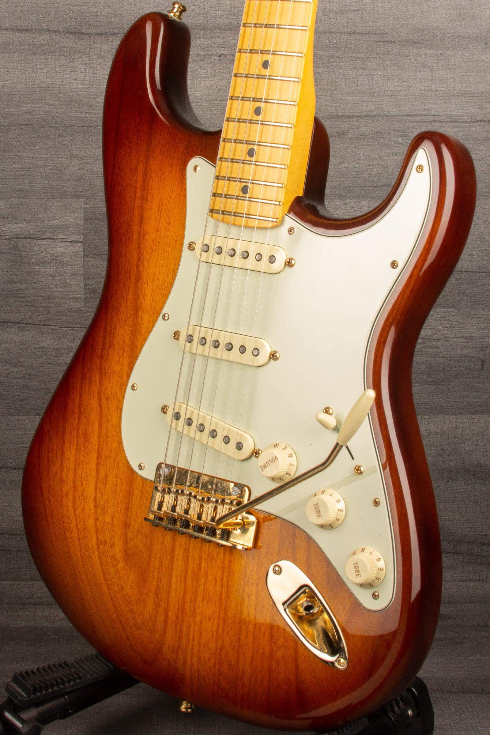 USED - Fender 75th Anniversary Commemorative Stratocaster 2-Colour Bourbon Burst - MusicStreet