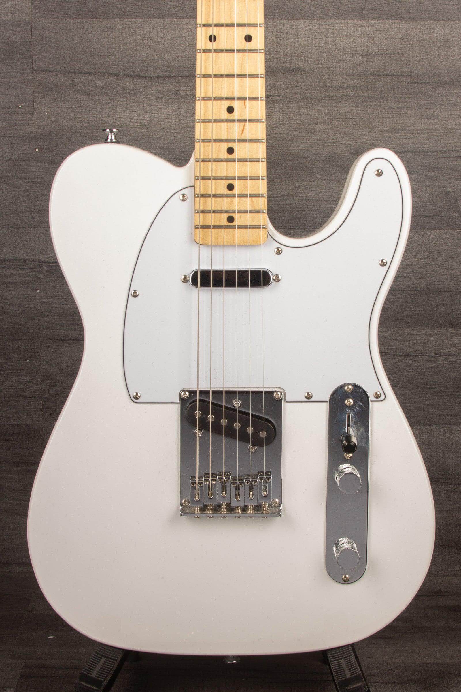 USED Affinity Telecaster - White