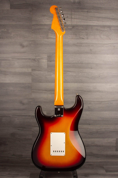 USED - Fender American Vintage II 1961 Stratocaster - 3-Colour Sunburst