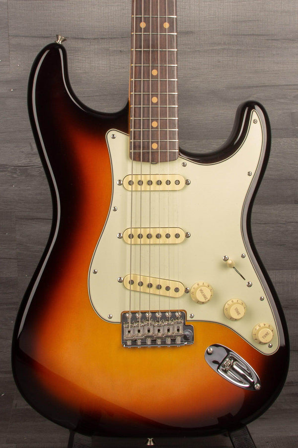 USED - Fender American Vintage II 1961 Stratocaster - 3-Colour Sunburst