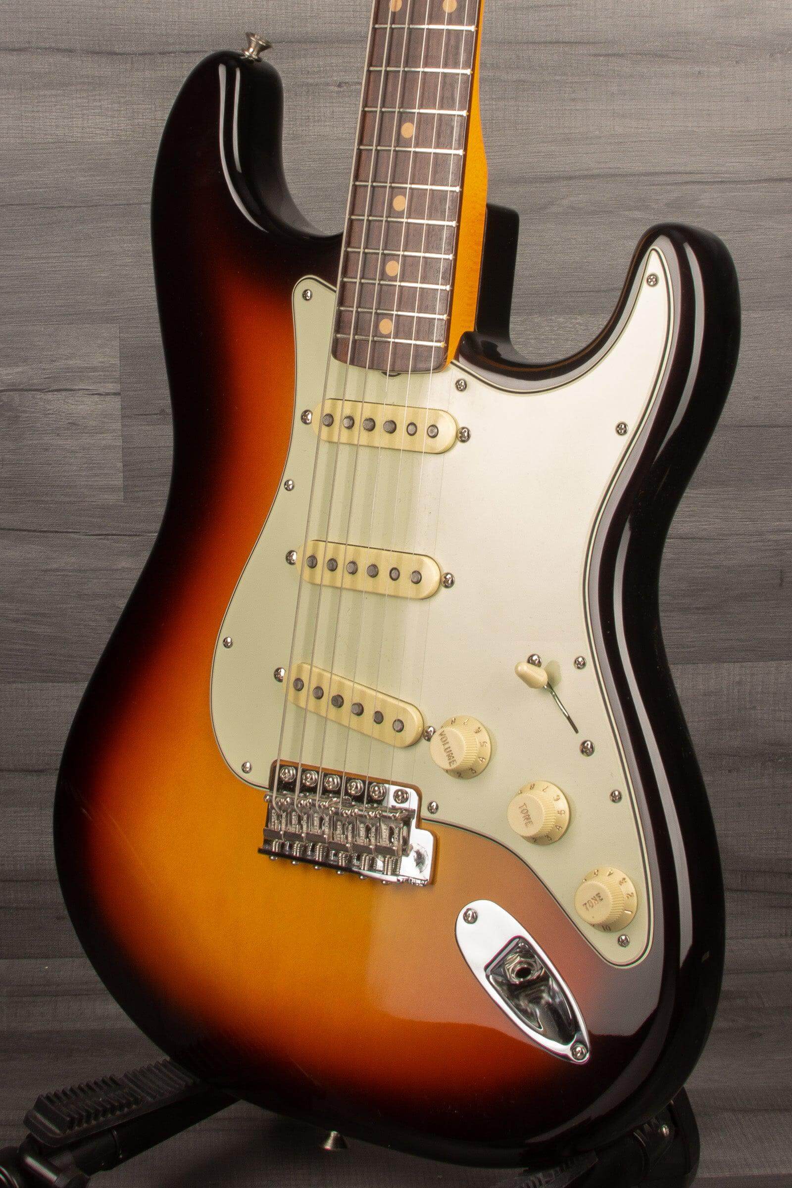 USED - Fender American Vintage II 1961 Stratocaster - 3-Colour Sunburst - MusicStreet