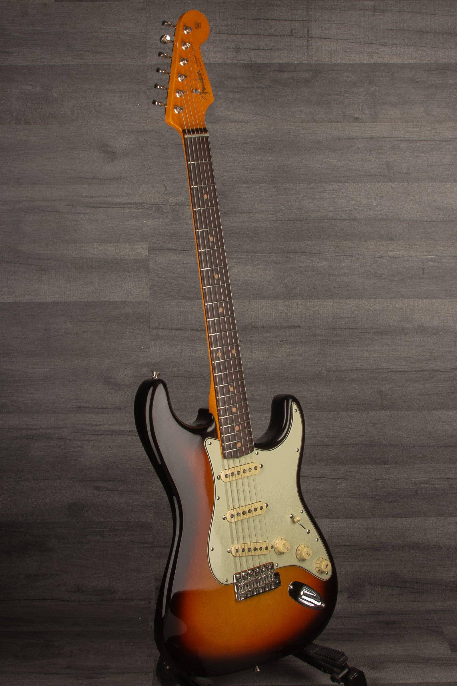 USED - Fender American Vintage II 1961 Stratocaster - 3-Colour Sunburst
