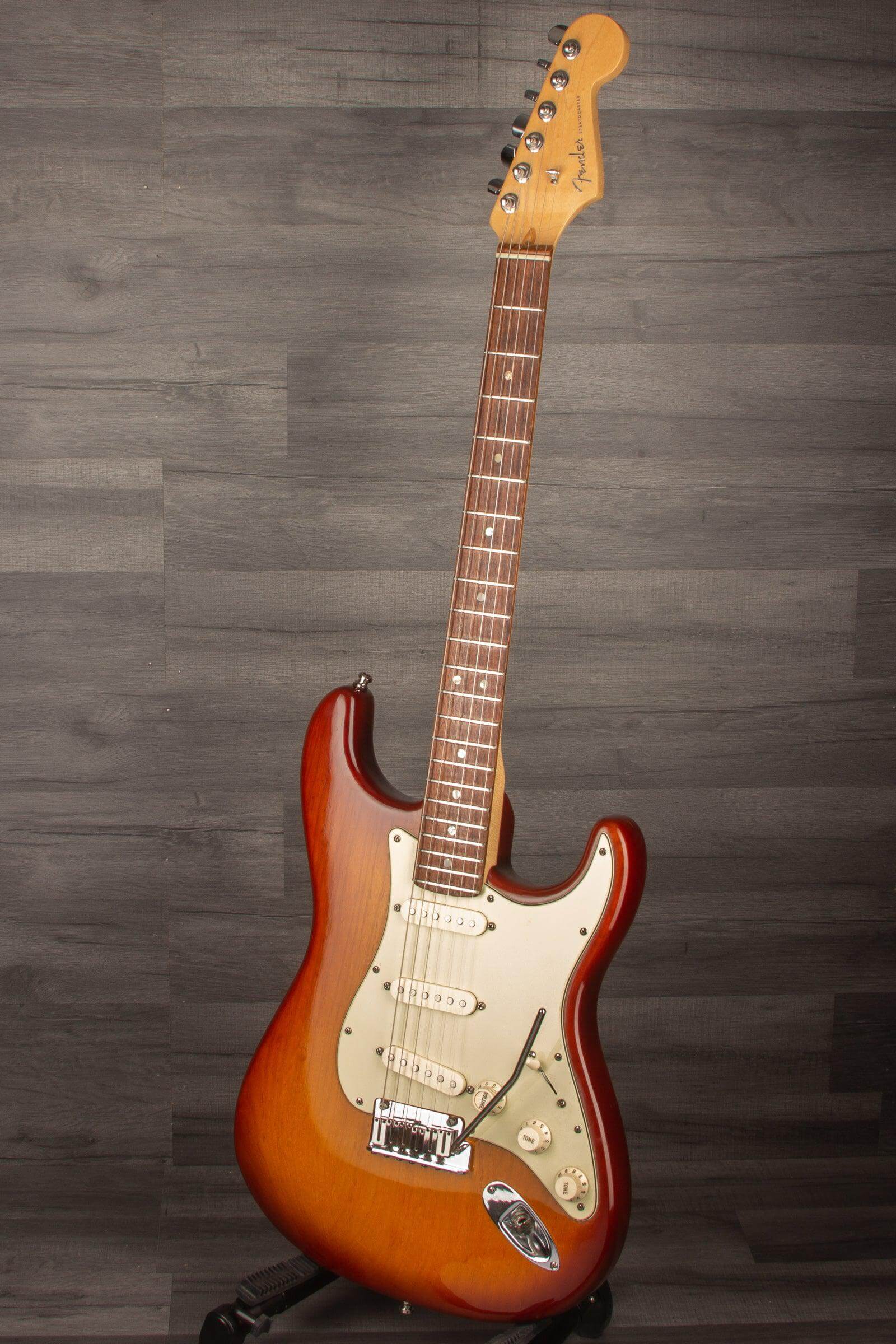 USED - Fender 2008 American Deluxe Stratocaster Sienna Sunburst