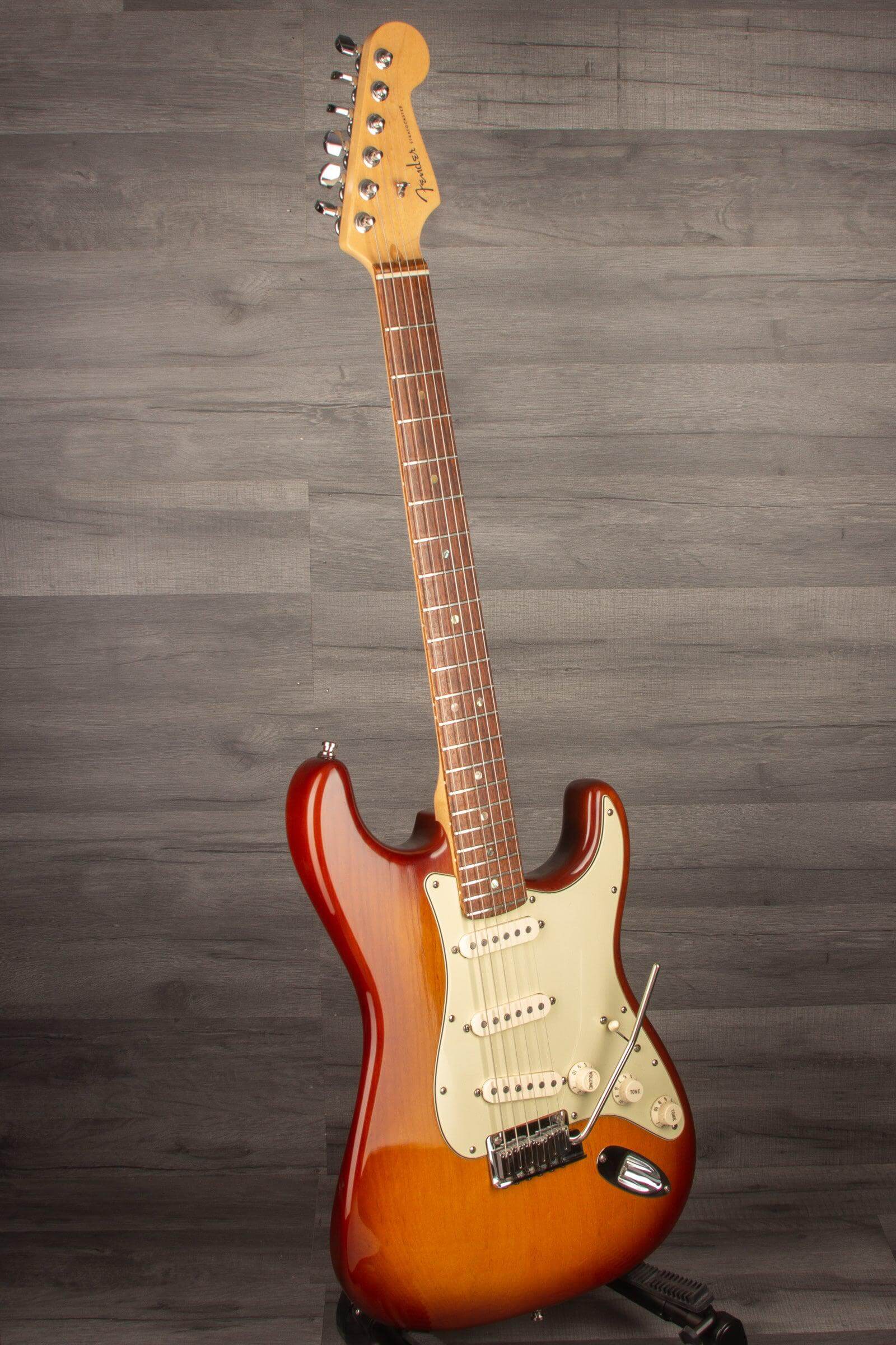 USED - Fender 2008 American Deluxe Stratocaster Sienna Sunburst
