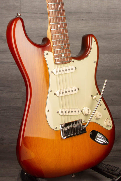 USED - Fender 2008 American Deluxe Stratocaster Sienna Sunburst