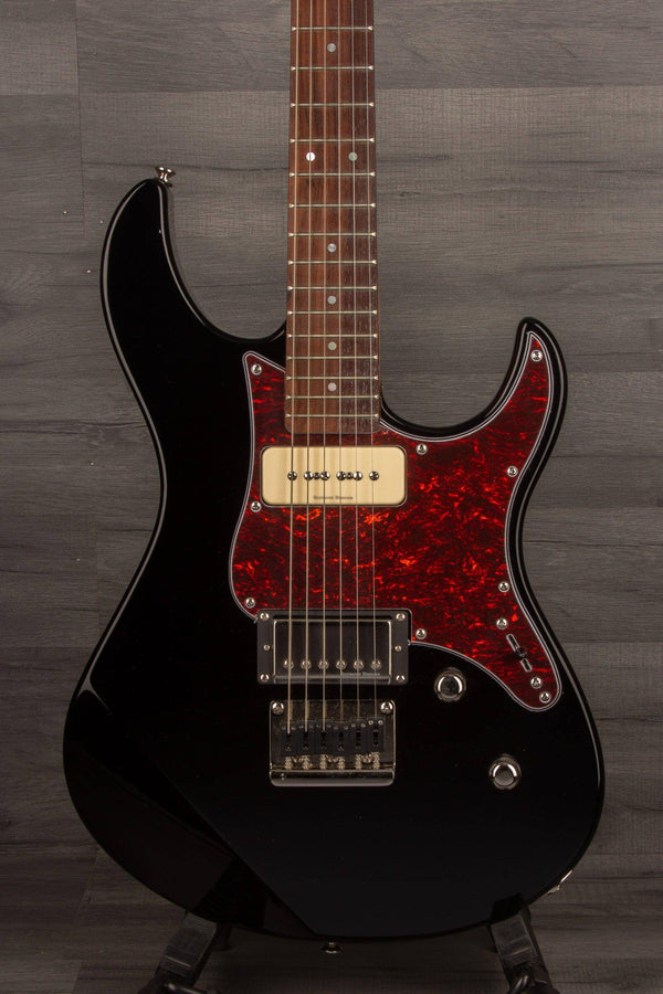 B Stock YAMAHA PACIFICA 611HFM TE BLACK