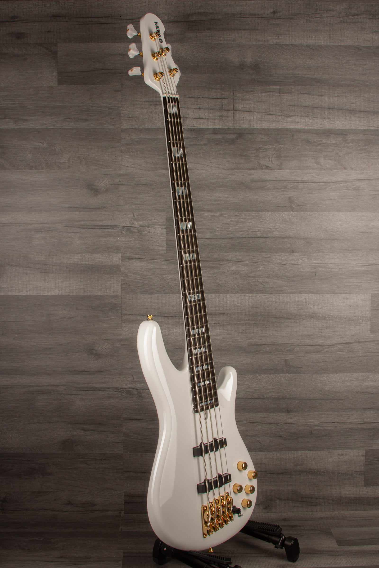 Yamaha BBNE2 White (Nathan East Signature Bass) - MusicStreet
