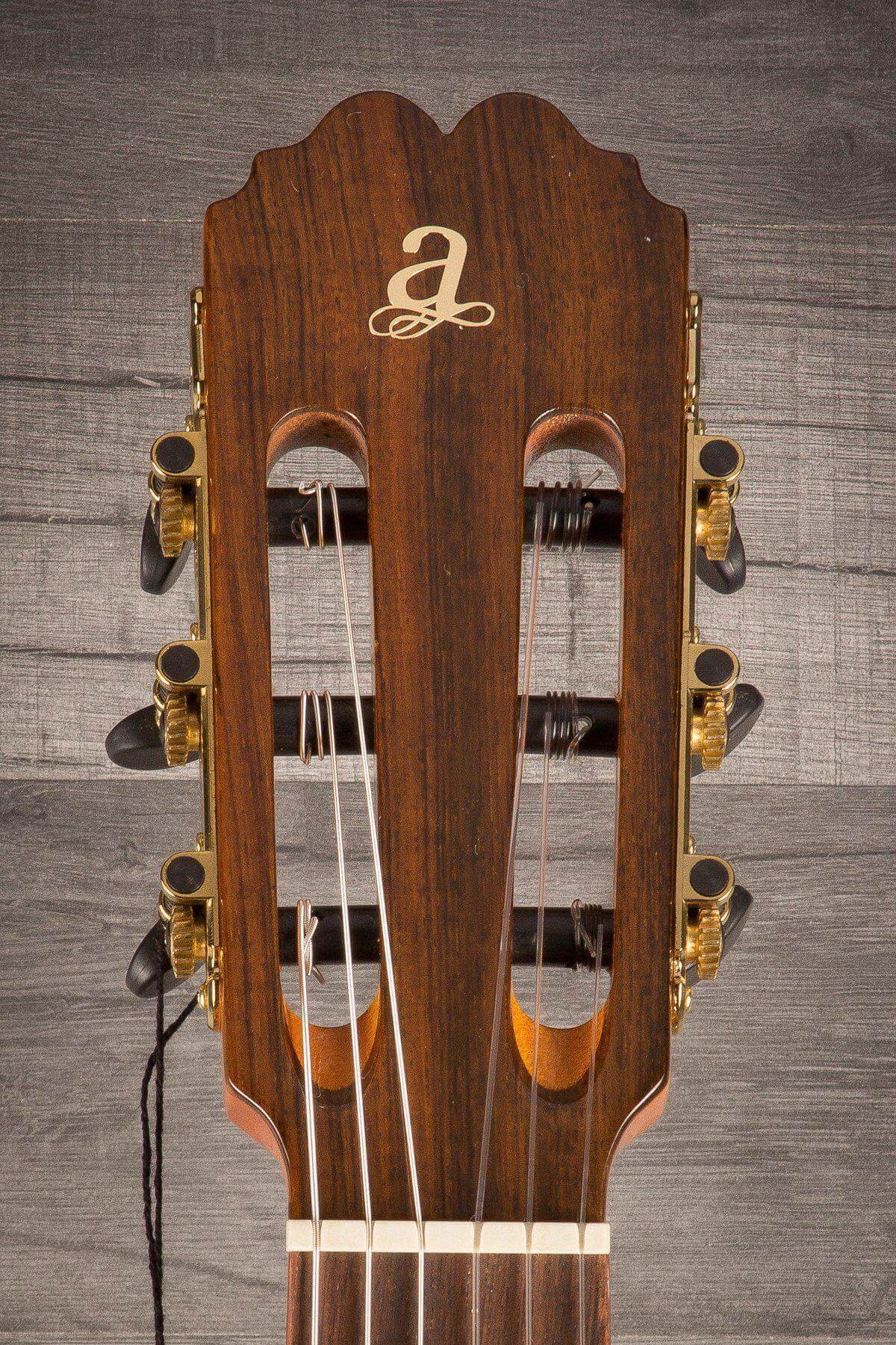 Admira Triana