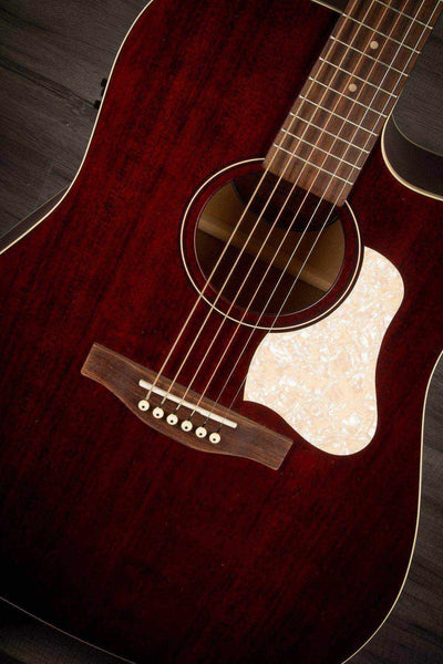 Art & Lutherie Americana Tennessee Red CW QIT