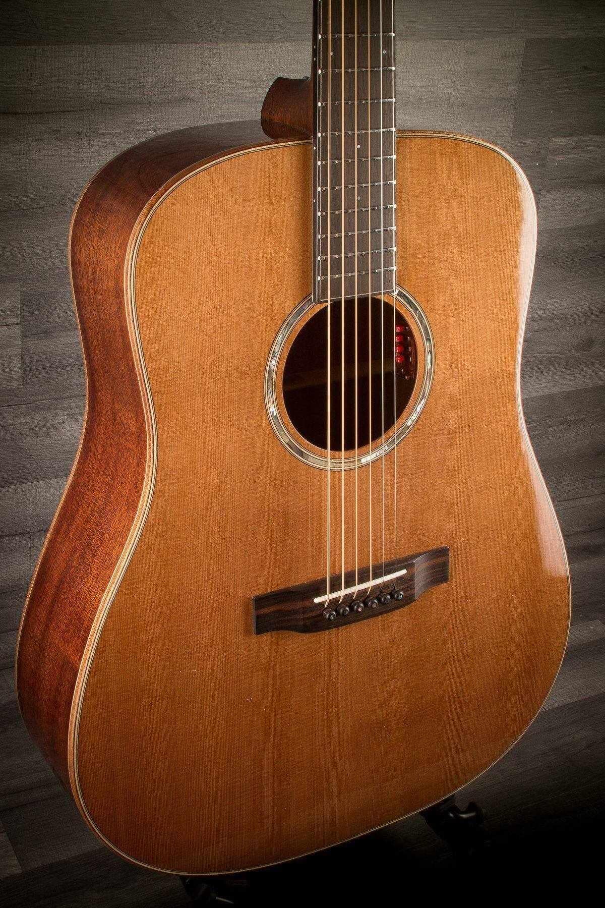 Auden Artist Mahogany Colton Cedar Full Body