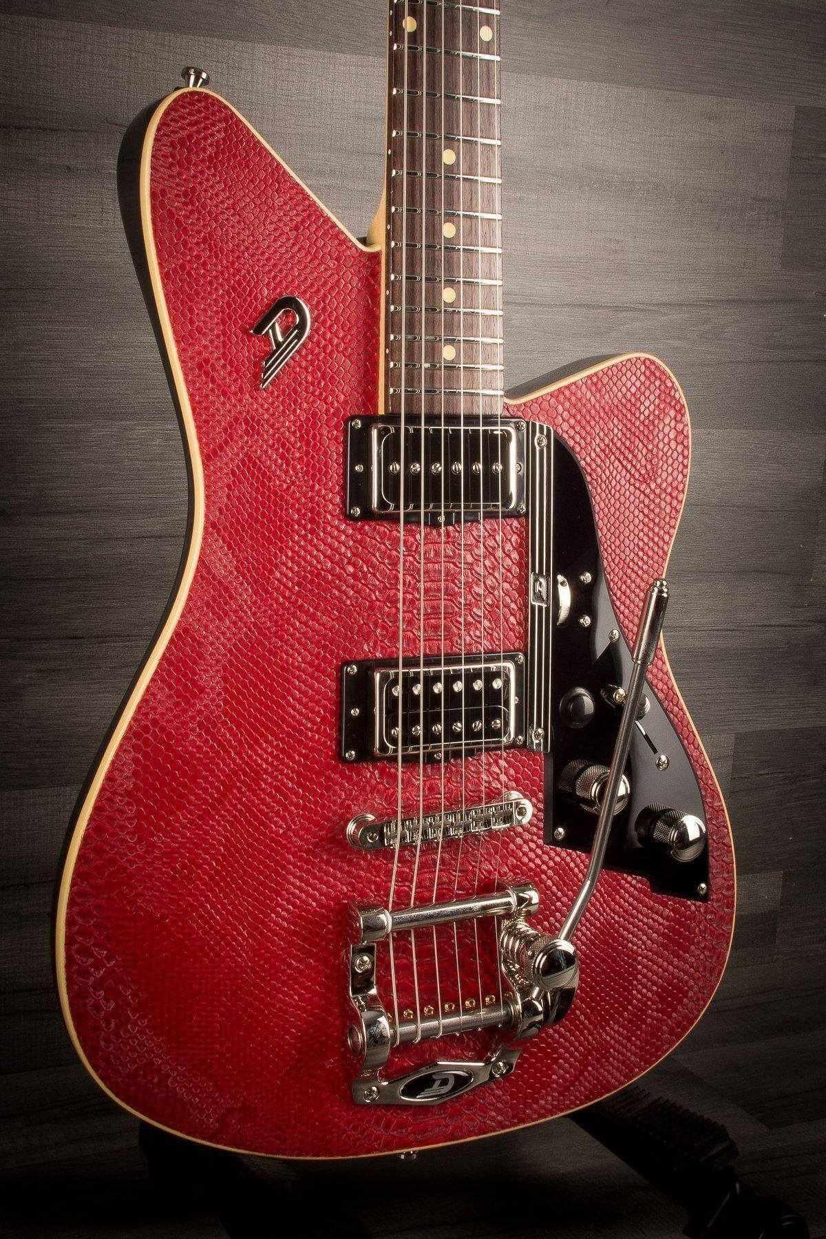 Duesenberg Alliance Series Sascha Paeth Signature Guitar in Snake Red Incl. Hard Case