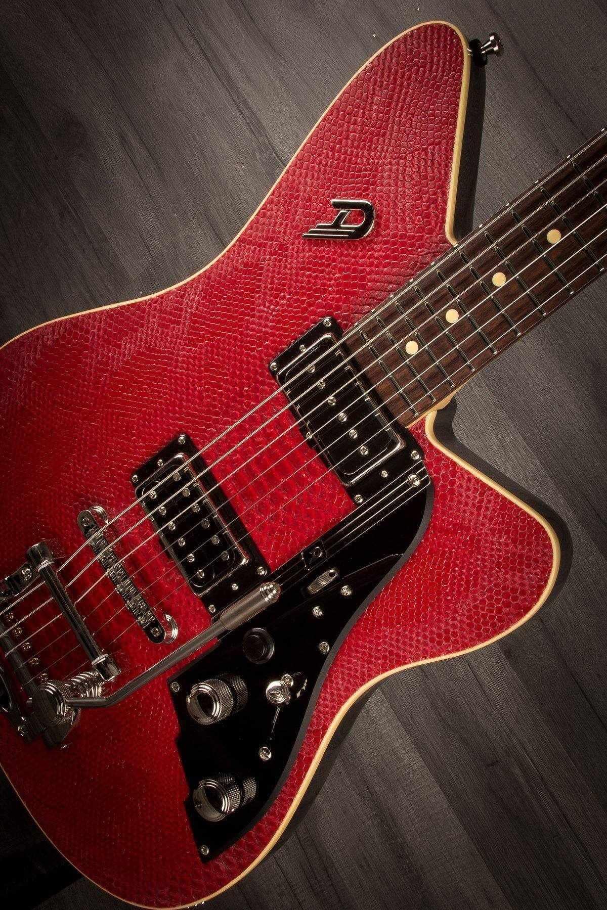 Duesenberg Alliance Series Sascha Paeth Signature Guitar in Snake Red Incl. Hard Case