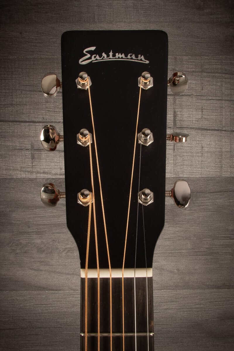 Eastman E1 OM-CLA - With Deluxe Gig Bag